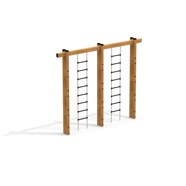 Kaksi puurunkoista köysitikkaita ulkoleikkipaikalle.