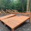 Sit-ups Bench ulkona metsässä.