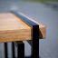 Moderni Thor bench puupenkki ja metallirunko.