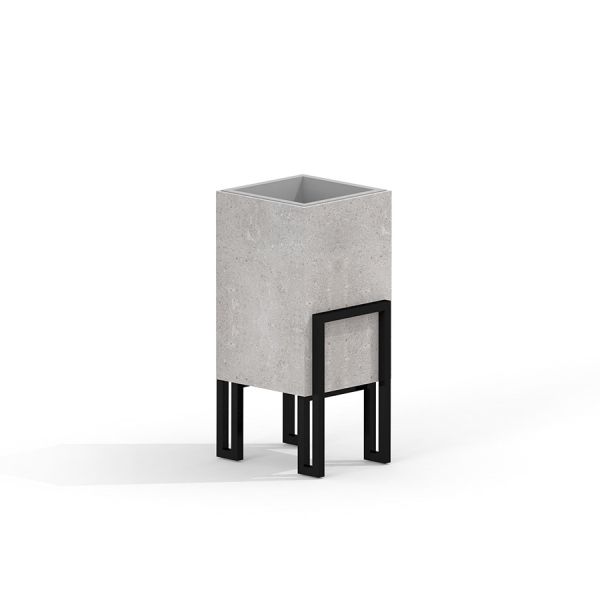 Betoninen jäteastia teräsjalustalla nimeä Thor bin.
