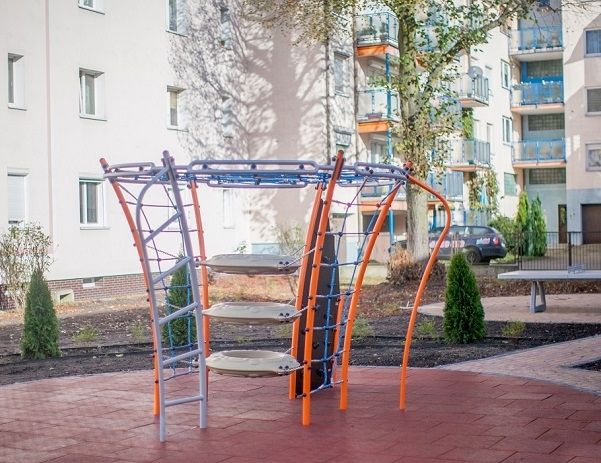 Leikkikentän Kumilaatta, paksuus 50 liikuntaväline.