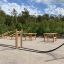 Harjoitusvälineet ulkona, Battle Rope Workout Set puistossa metsämaisemassa.
