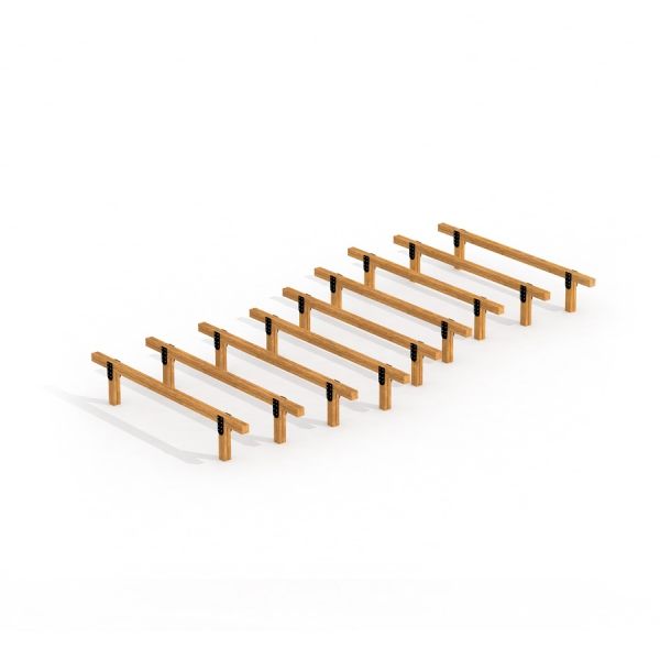 Puumaiset Ryömintäesteet lapsille rivissä.